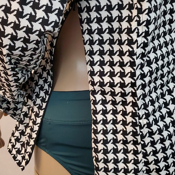 Talbots black white herringbone pop over blouse380 - Picture 6 of 8